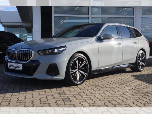 BMW 520 d Touring M-Sport/360°/ACC/Head-Up/AHK/Pano./HK/Standhzg./Klimat.Sitze/Lenkradhzg./Shz.hinten/e.Sitz