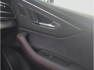 Audi RS Q8 (4MT)