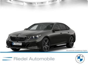 BMW i5 eDrive40 M Sportpaket Panorama Klimaaut. AHK
