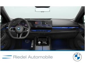 BMW i5 eDrive40 M Sportpaket Panorama Klimaaut. AHK