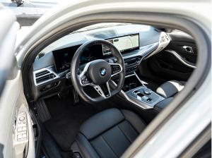 BMW 318 d Tour M-Sport AHK ACC KoZg Wireless S-Glas Schwarz / Grau