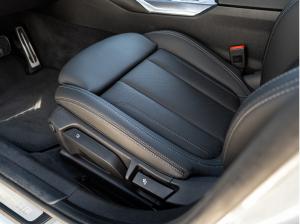 BMW 318 d Tour M-Sport AHK ACC KoZg Wireless S-Glas Schwarz / Grau