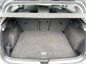 Volkswagen Golf Life 2.0 TDI DSG CARPLAY ACC MATRIX NAVI