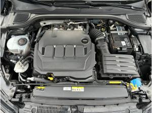 Volkswagen Golf Life 2.0 TDI DSG CARPLAY ACC MATRIX NAVI
