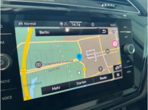 Volkswagen Touran 1.5TSI DSG R-Line Highline STHZG P-DACH 7-Sitze AHK