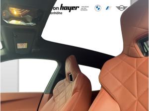 BMW ix M70 xDrive M Sportpaket Luftfederung Bowers & Wilkins uvm.