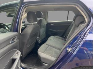 Volkswagen Golf VIII 1.5 eTSI DSG Style Navi LED-Plus PDC