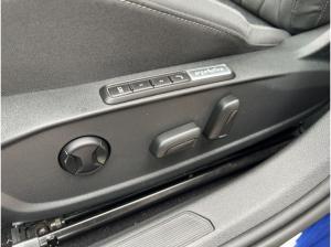 Volkswagen Golf VIII 1.5 eTSI DSG Style Navi LED-Plus PDC