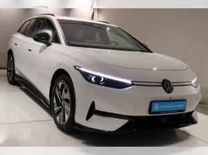 Volkswagen ID.7 Tourer Pro AHK TravelAssist Wärmepumpe EasyOpen