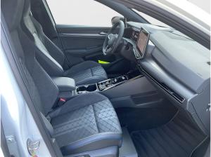 Volkswagen Golf R-Line 1,5 l eTSI 7 -Gang-Doppelkupplungsgetriebe DSG