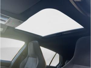 Volkswagen Golf R-Line 1,5 l eTSI 7 -Gang-Doppelkupplungsgetriebe DSG