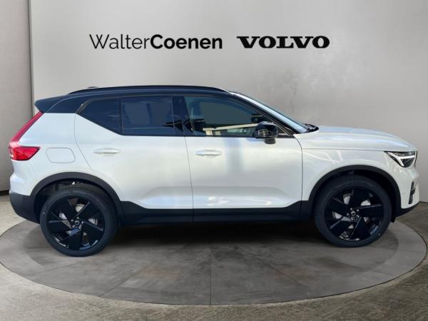 Volvo XC40 B3 Ultra Black Edition in grau oder weiß, incl. Überführungskosten, direkt verfügbar **GE
