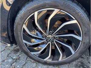 Volkswagen Golf Variant VIII R-Line 2.0 TSI Navi LED BlackStyle App