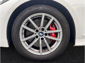 BMW 330 330i xDrive Touring M Sportpaket HiFi DAB LED