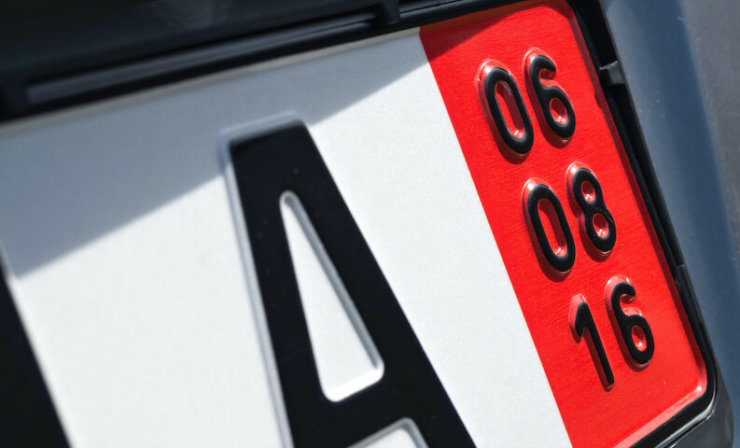 Auto Kennzeichen Infos: Überführungs-, Kurzzeitkennzeichen & Co