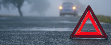 warndreieck nach autounfall