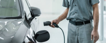 plug in hybrid stecker an ladestation