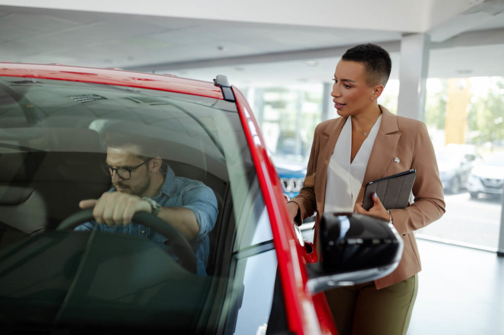 auto probefahrt beim haendler