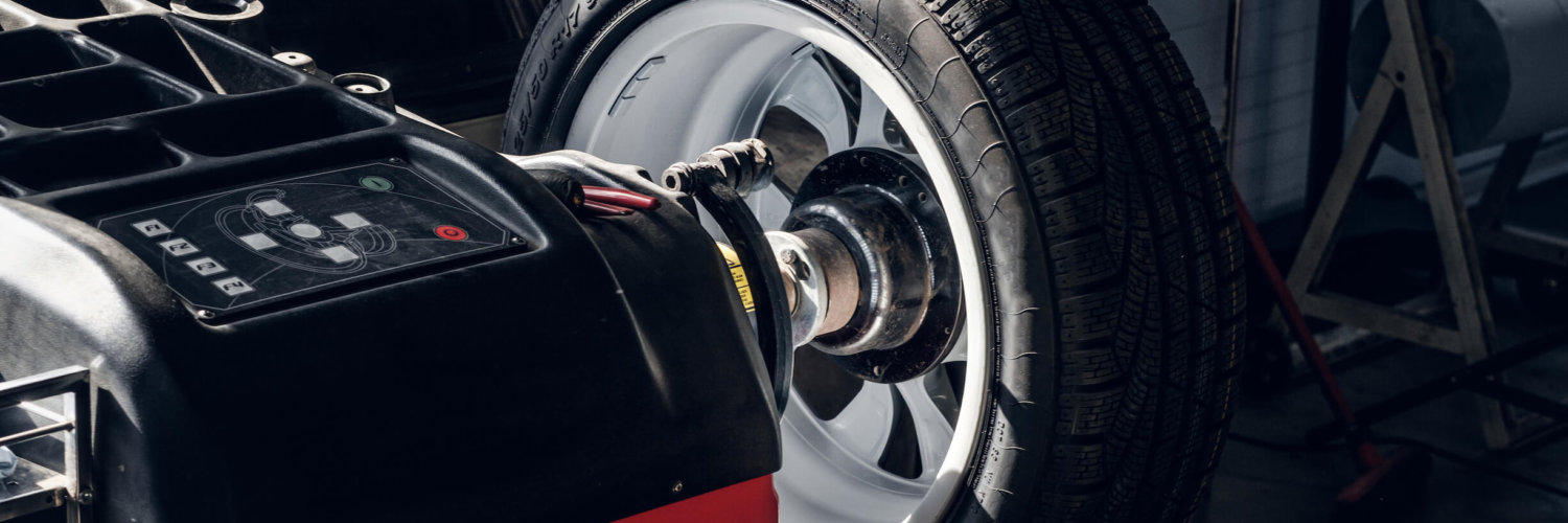 autoreifen in der fachwerkstatt auswuchten lassen