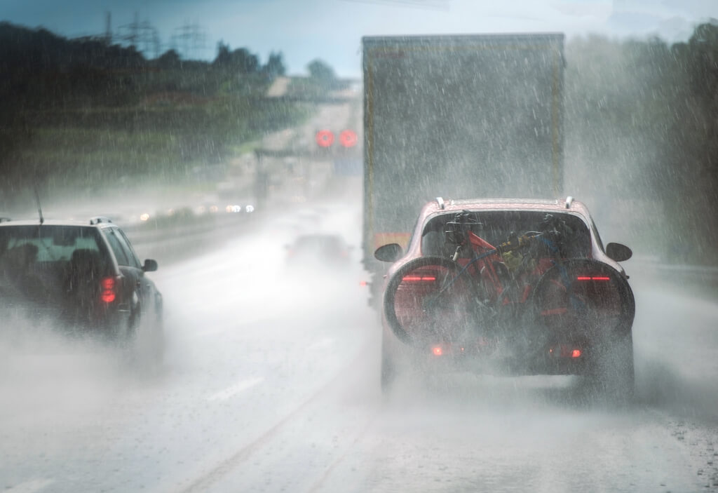 Starker Regen auf der Autobahn