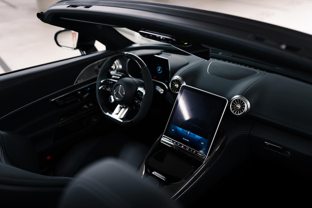 mercedes amg sl 63 cockpit