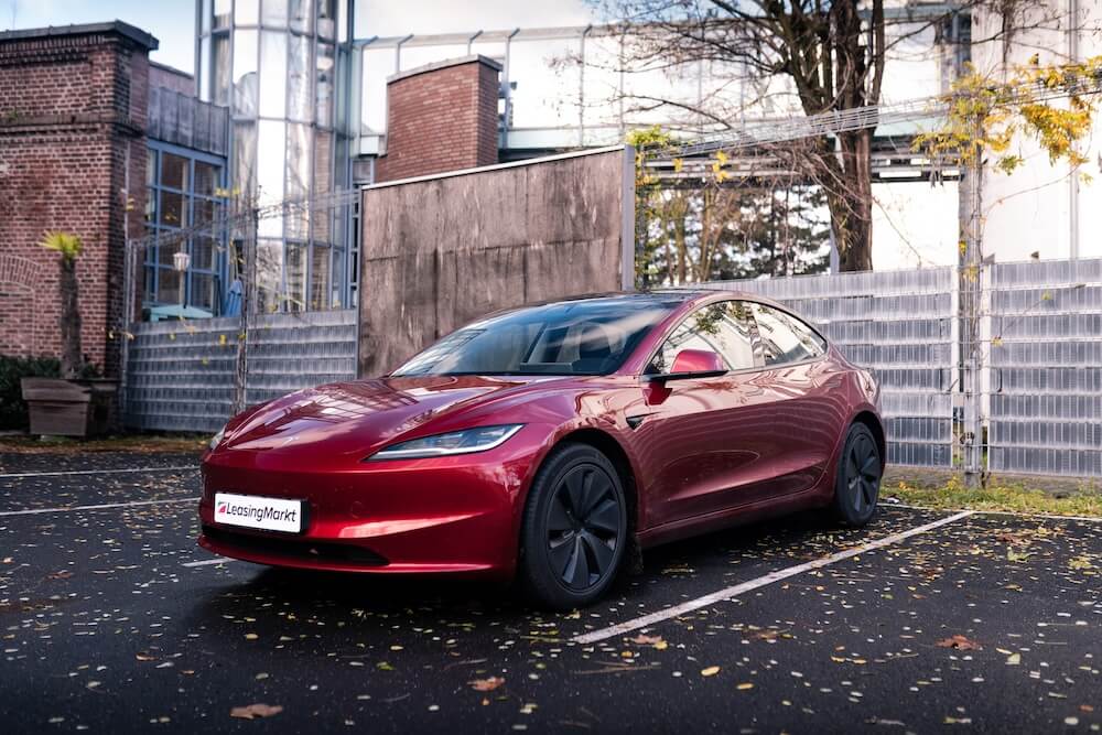 tesla model 3 highland aussenansicht