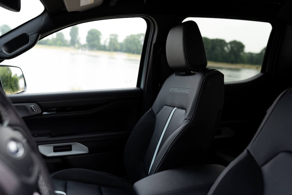 ford ranger phev sitze